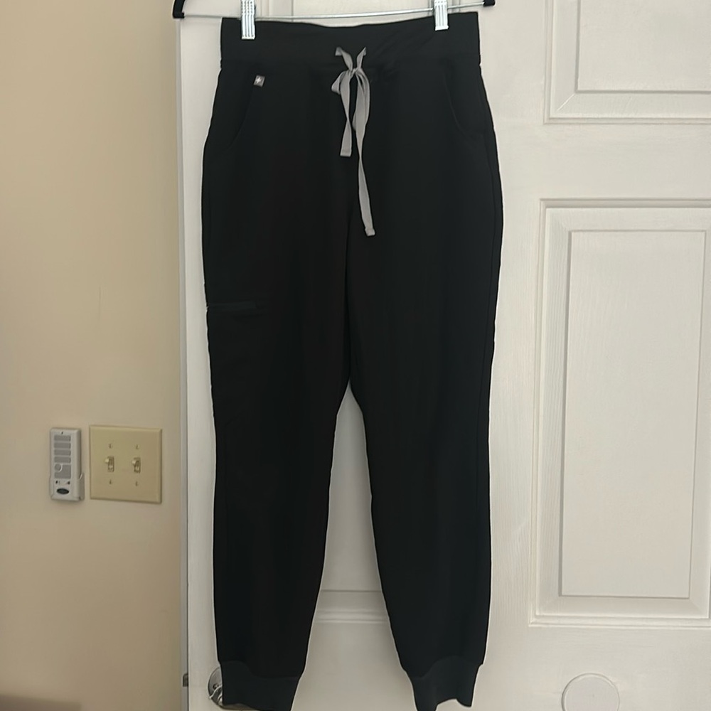 Small petite High waisted black figs joggers